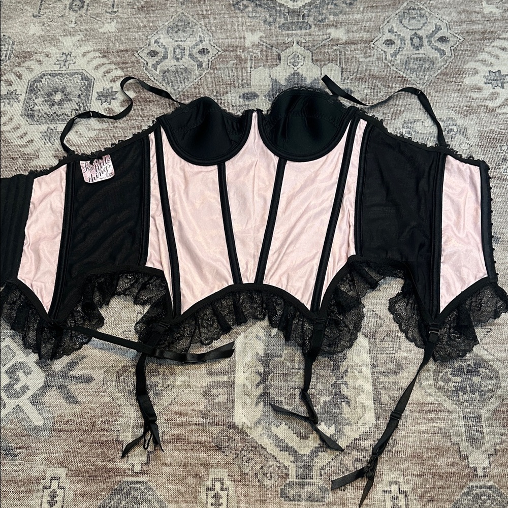 Vintage Victoria’s Secret sexy little things Elegant Black Lace corset 34b - Picture 6 of 7